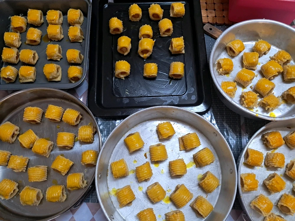 GIF uploaded by Aina