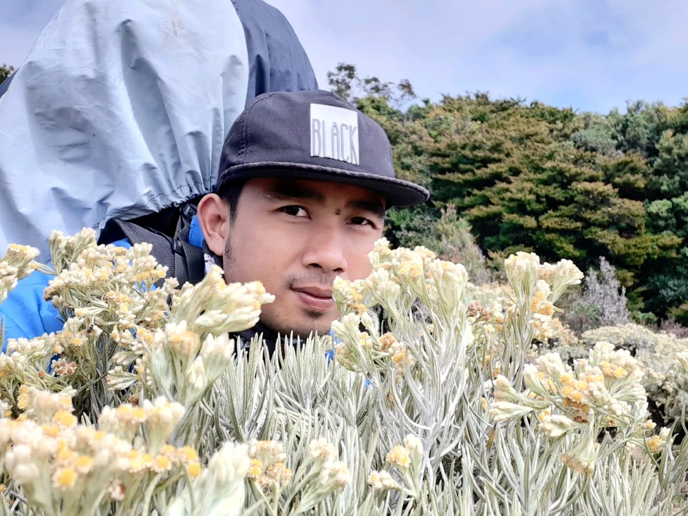 GIF diunggah oleh HERU