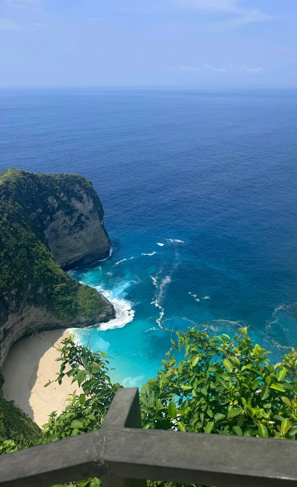 GIF uploaded by Dvanroem