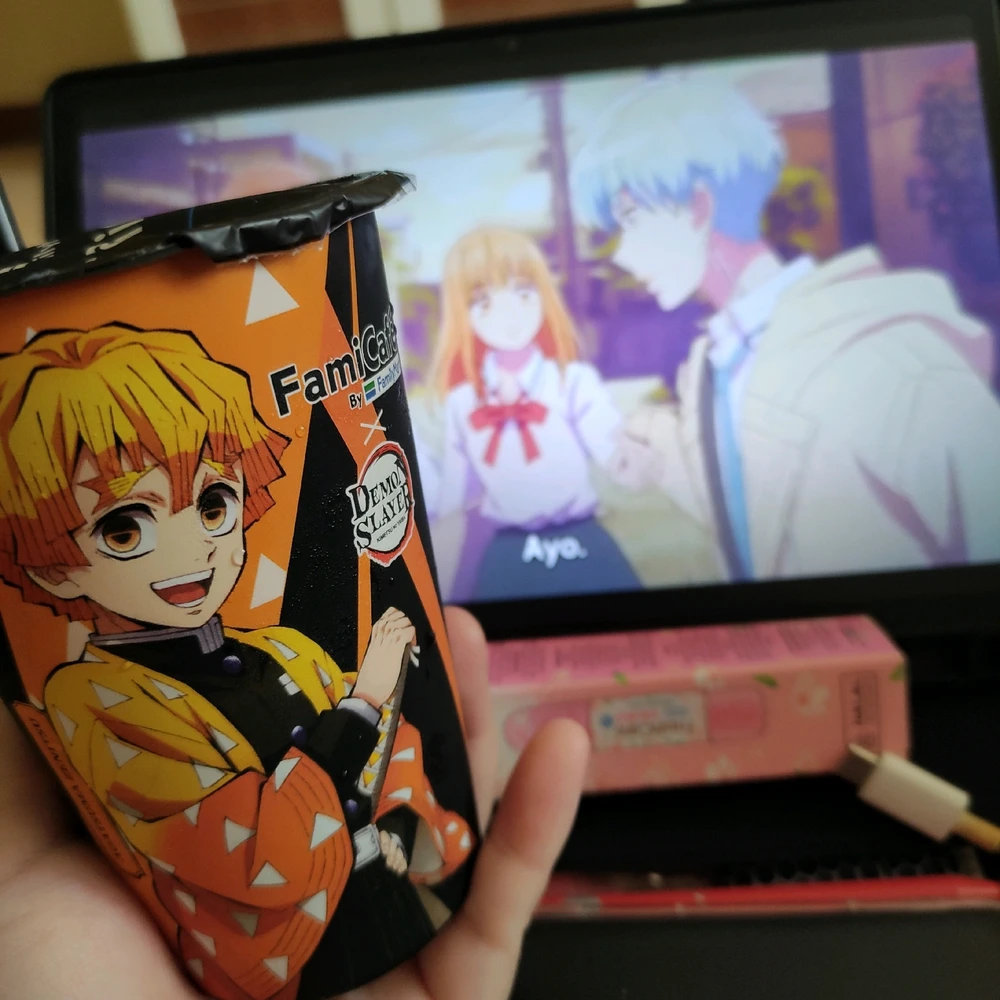 GIF diunggah oleh 𝚅𝙴𝙻𝙾𝚄𝚁𝙸𝚇