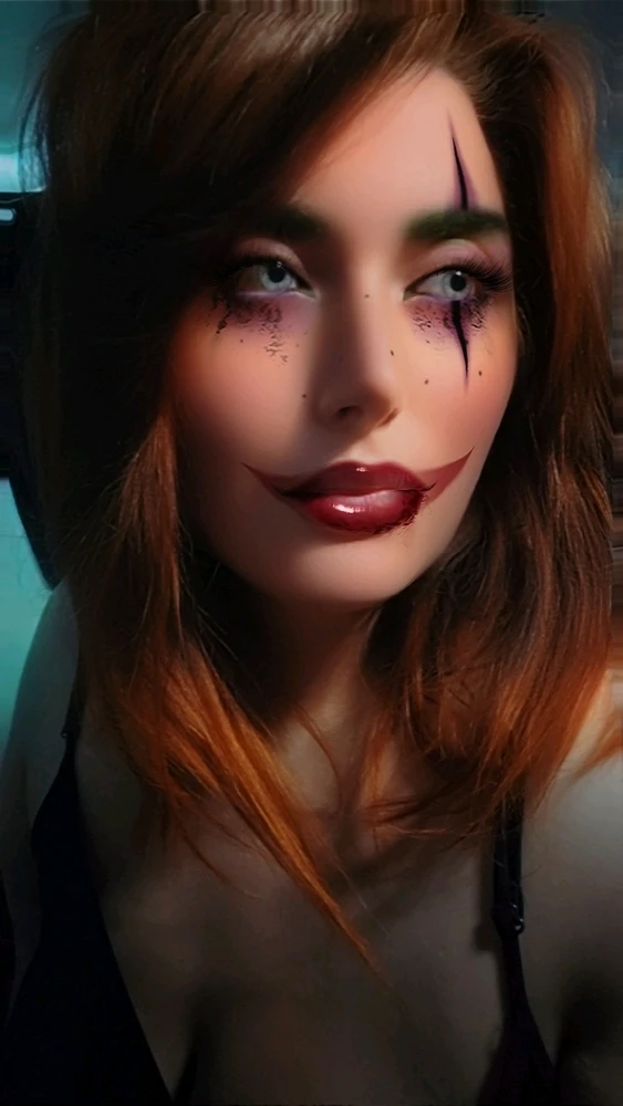 GIF tso los ntawm Lorraine
