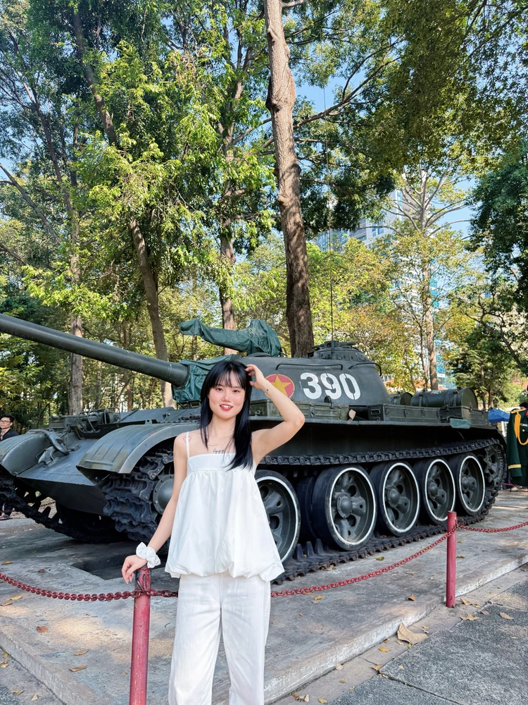 GIF được Huỳnh Nhi tải lên