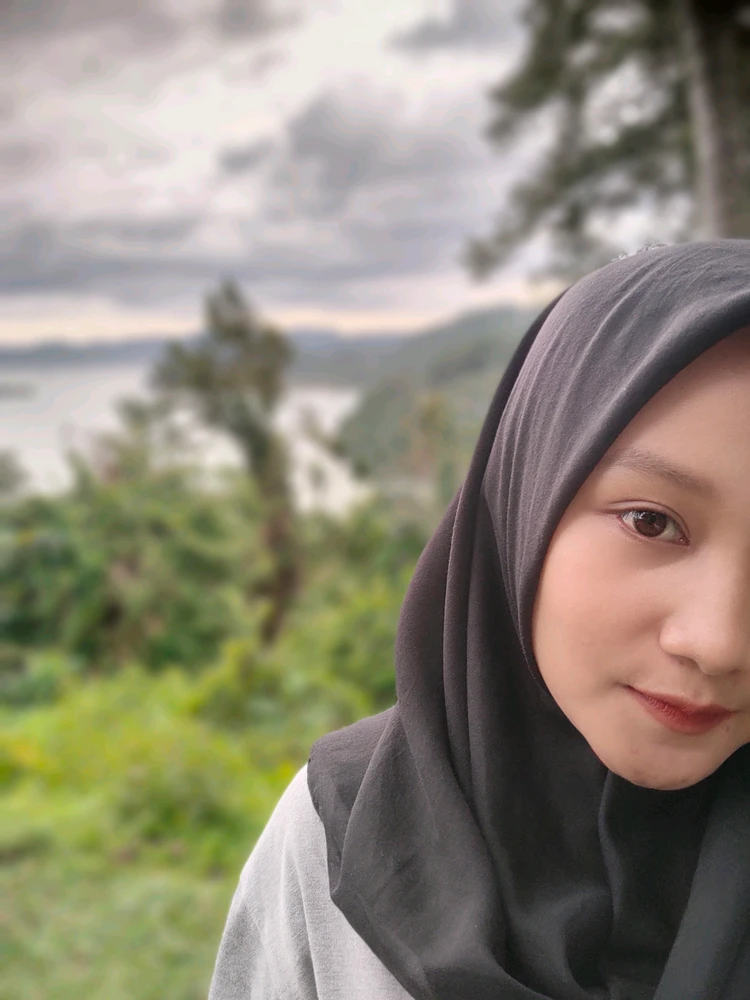 GIF diunggah oleh Putri