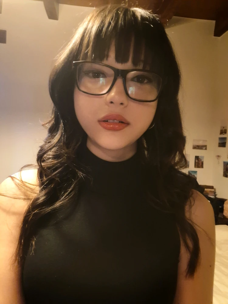 GIF uploaded by Aurora