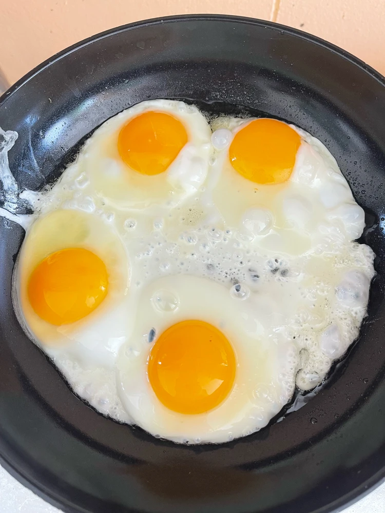 GIF uploaded by Kluay