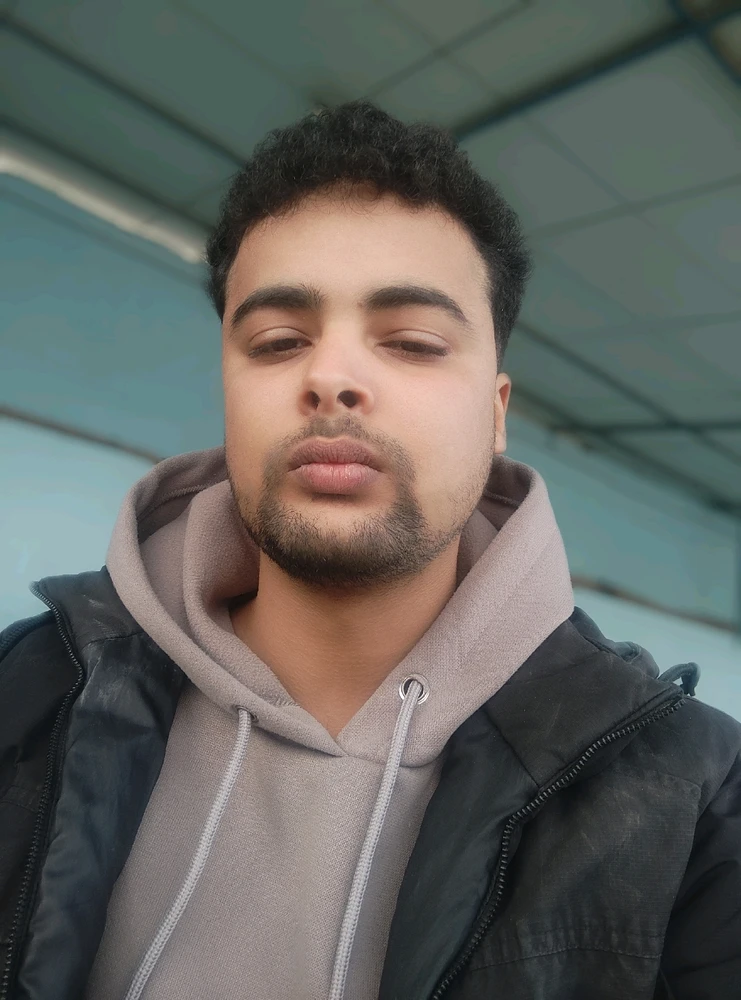 GIF uploaded by Adam Essefi