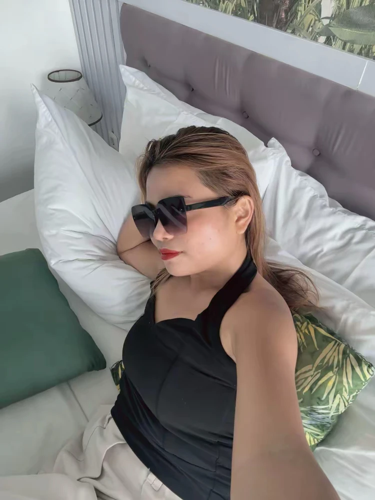 GIF diunggah oleh Olivia