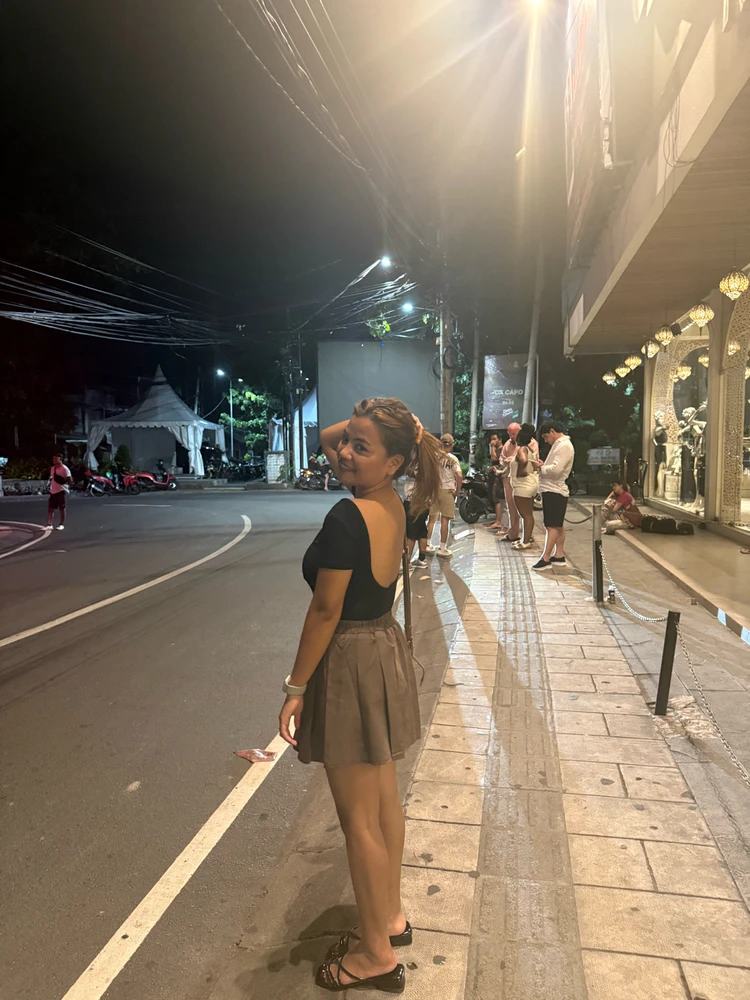 GIF diunggah oleh Olivia