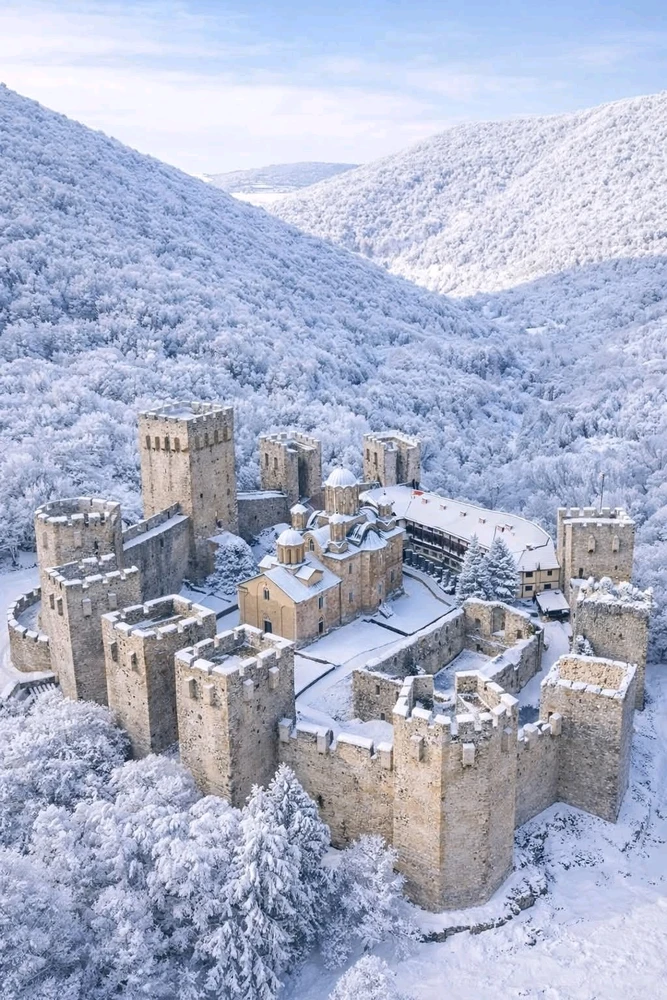 GIF uploaded by Лука