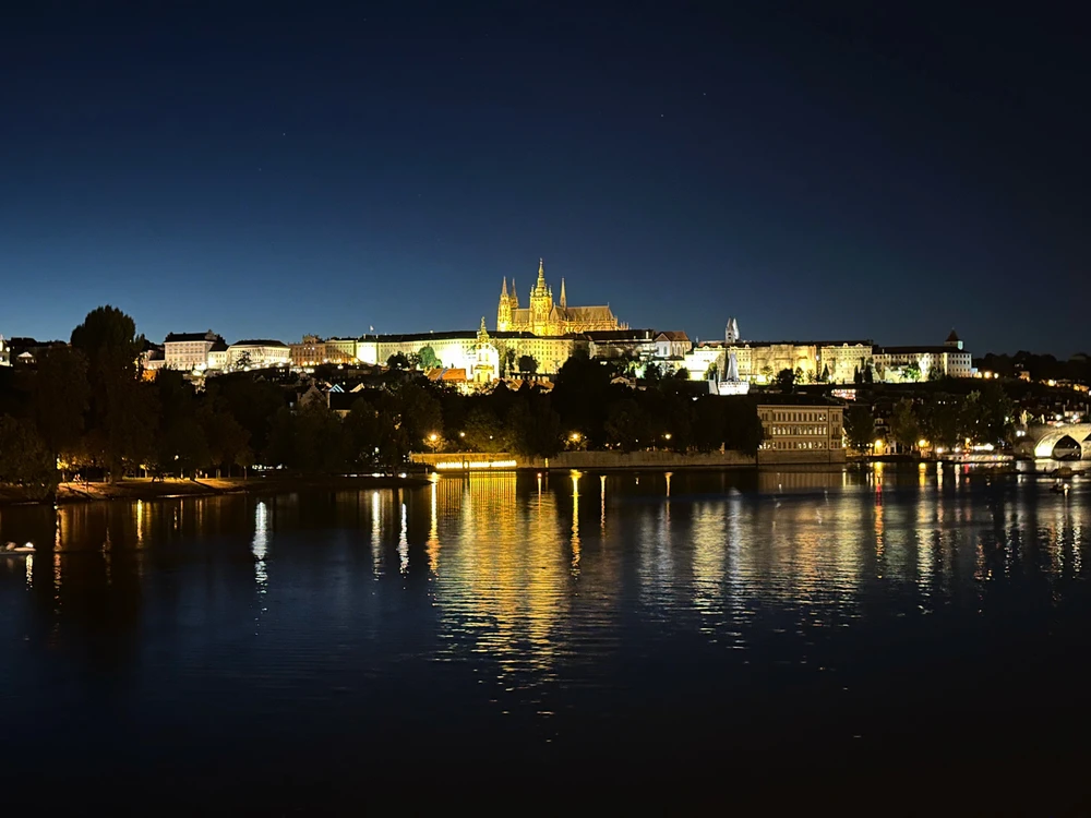 GIF uploaded by Remi