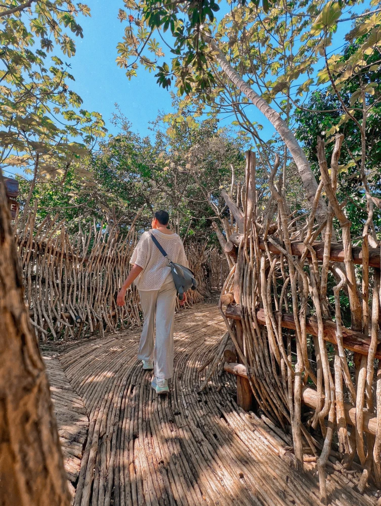 GIF uploaded by LeeLee