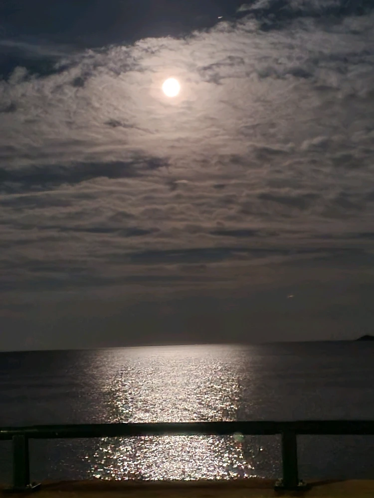 GIF uploaded by Thomas