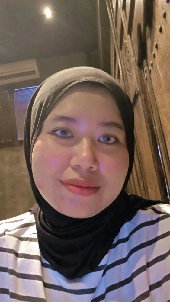 GIF uploaded by Nadhira