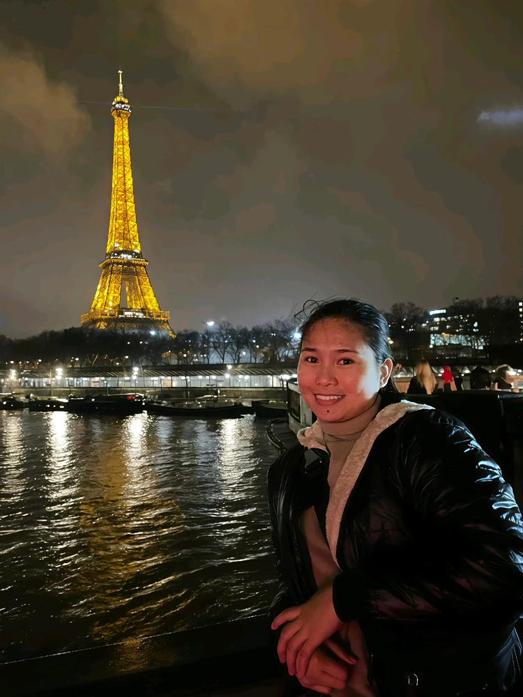 GIF uploaded by Aiza