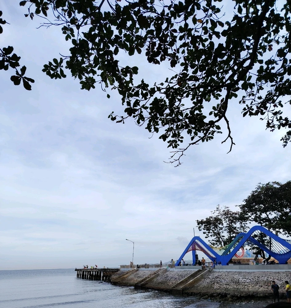 GIF uploaded by Azelle