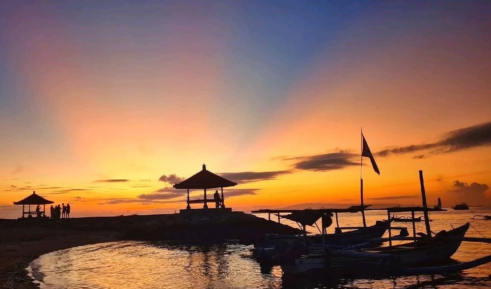 GIF uploaded by Atta