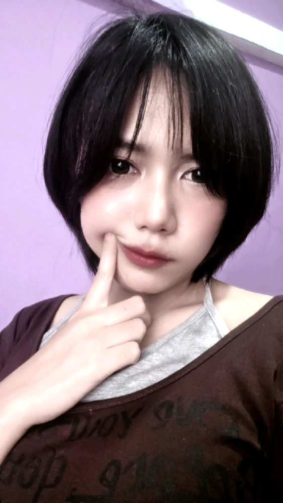 GIF uploaded by Jiji