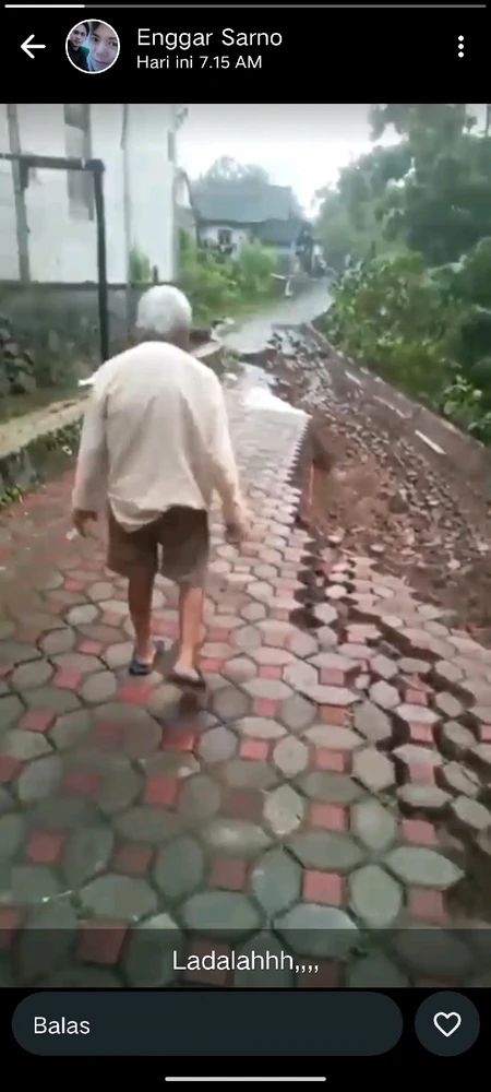 GIF diunggah oleh Wahyudi