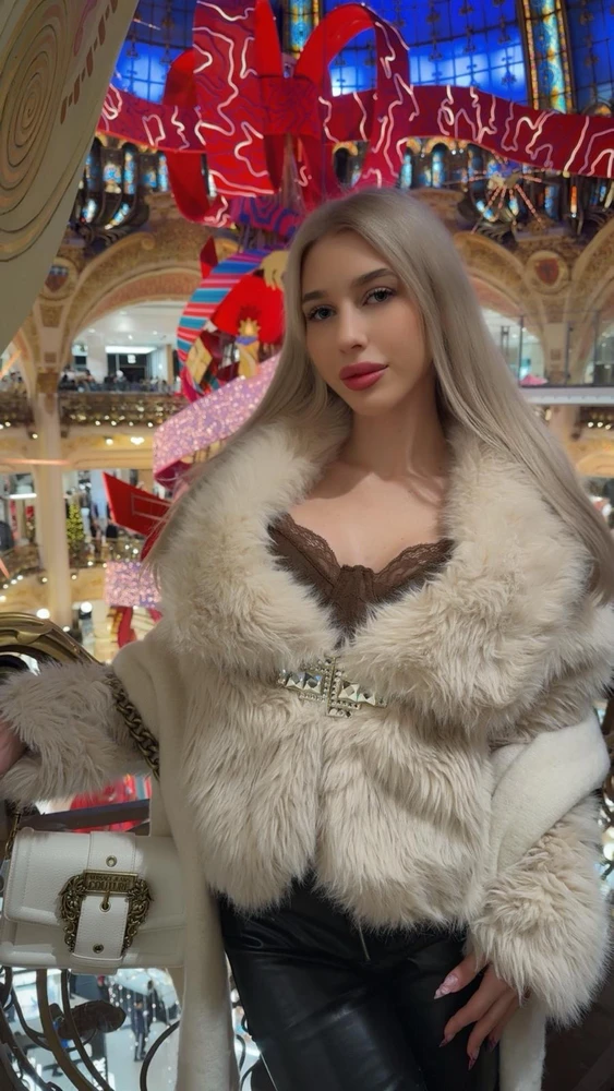 GIF uploaded by Yanna