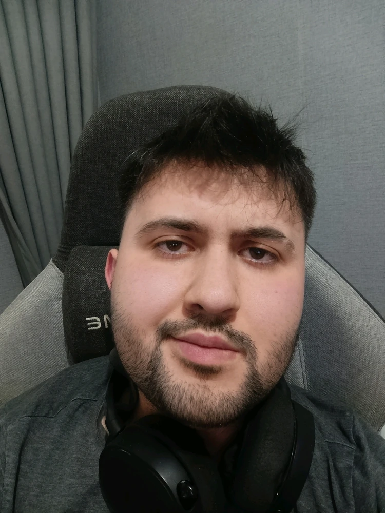 GIF uploaded by Arda