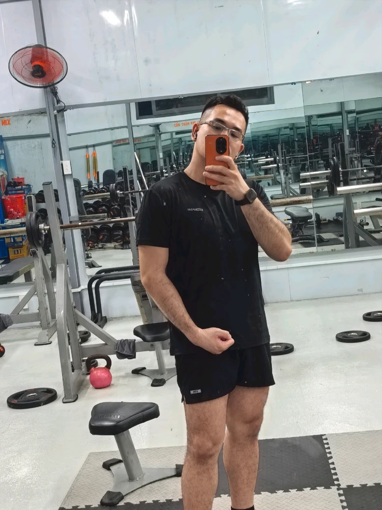 GIF uploaded by Mo