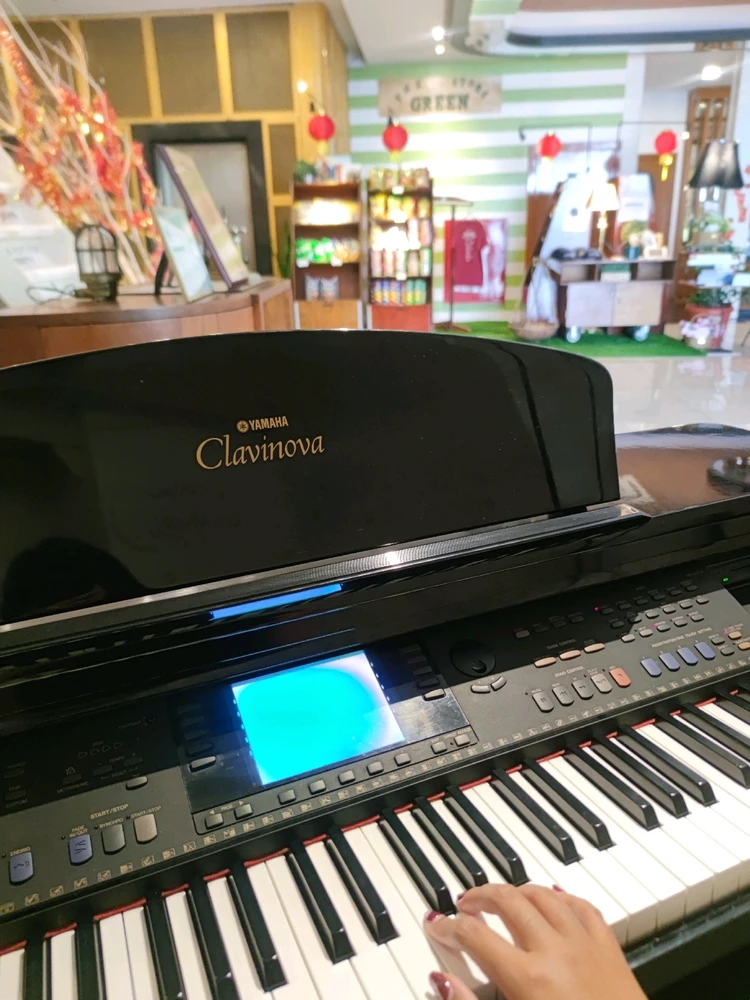 GIF diunggah oleh Ester