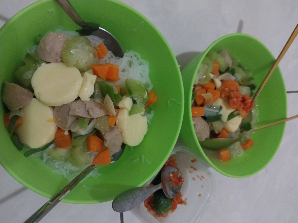 GIF diunggah oleh Anna