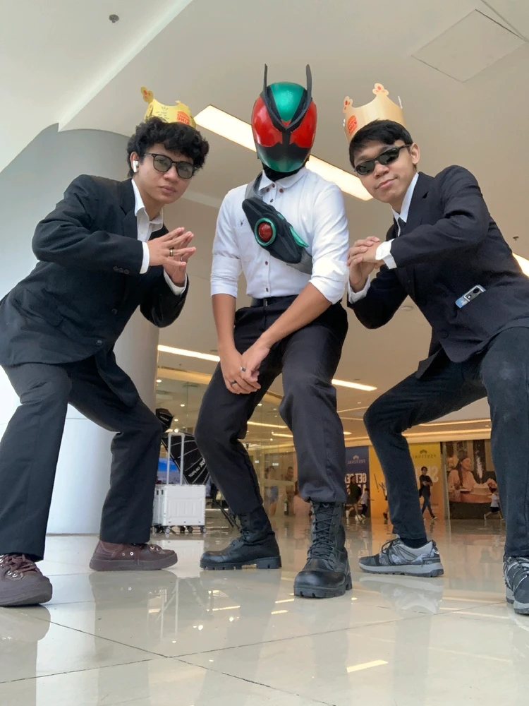 GIF uploaded by Lyzer