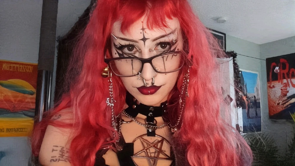 GIF uploaded by Uwuie