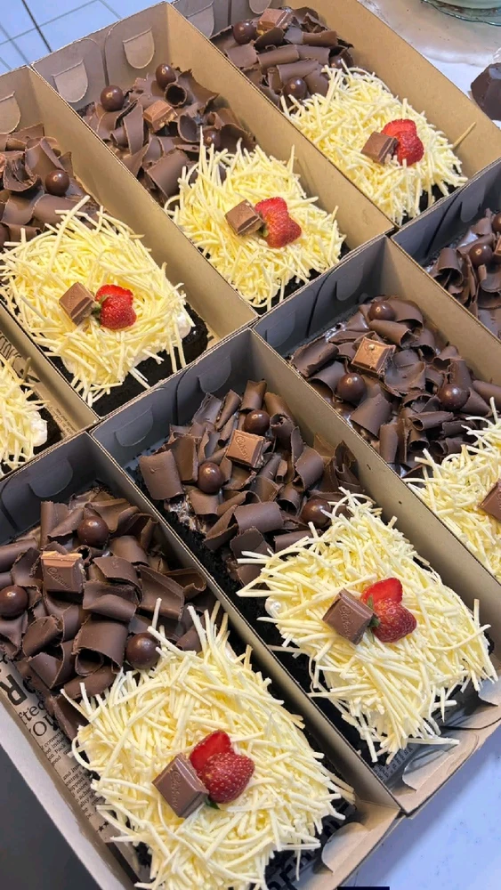 GIF uploaded by Fatma