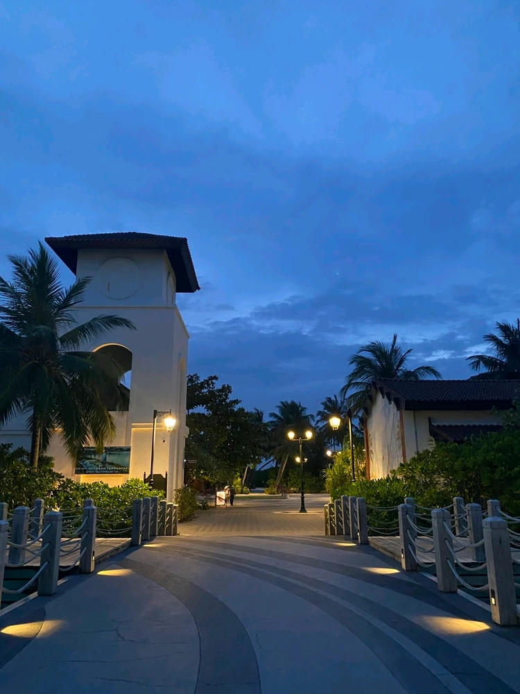 GIF uploaded by Eunice