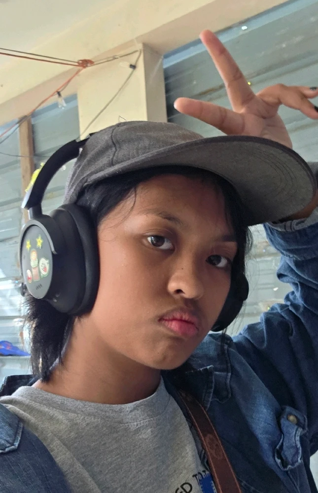 GIF uploaded by Rowan