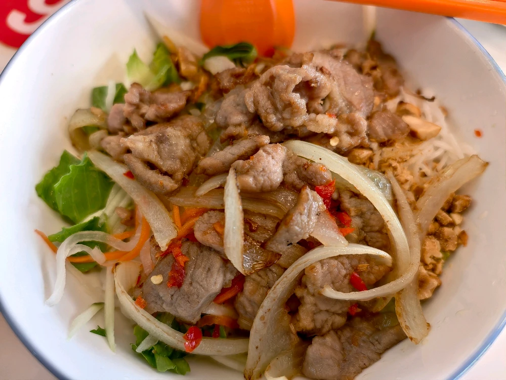 GIF uploaded by Evyonie Joyce