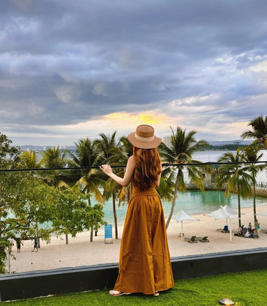 GIF uploaded by Anne