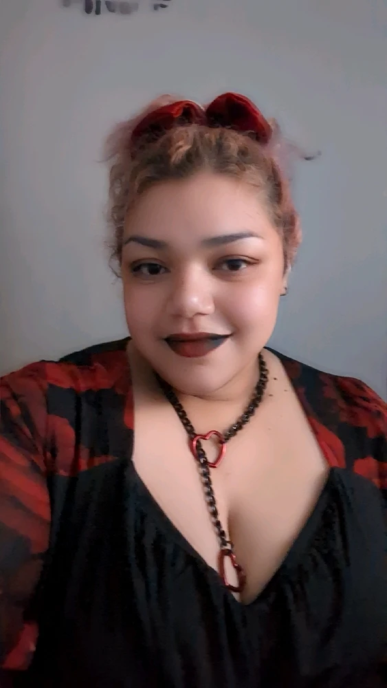 GIF uploaded by Daphne