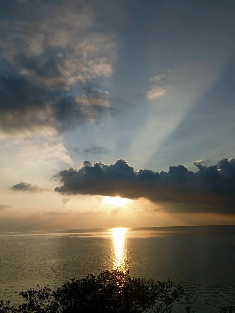 GIF diunggah oleh Imel