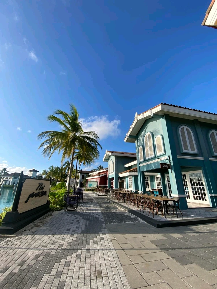 GIF uploaded by Eunice