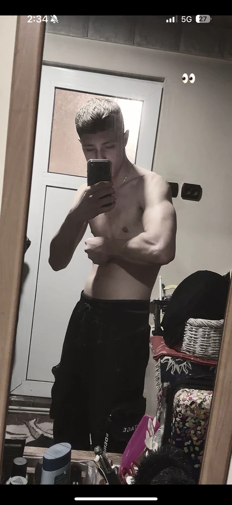 GIF uploaded by Gosho