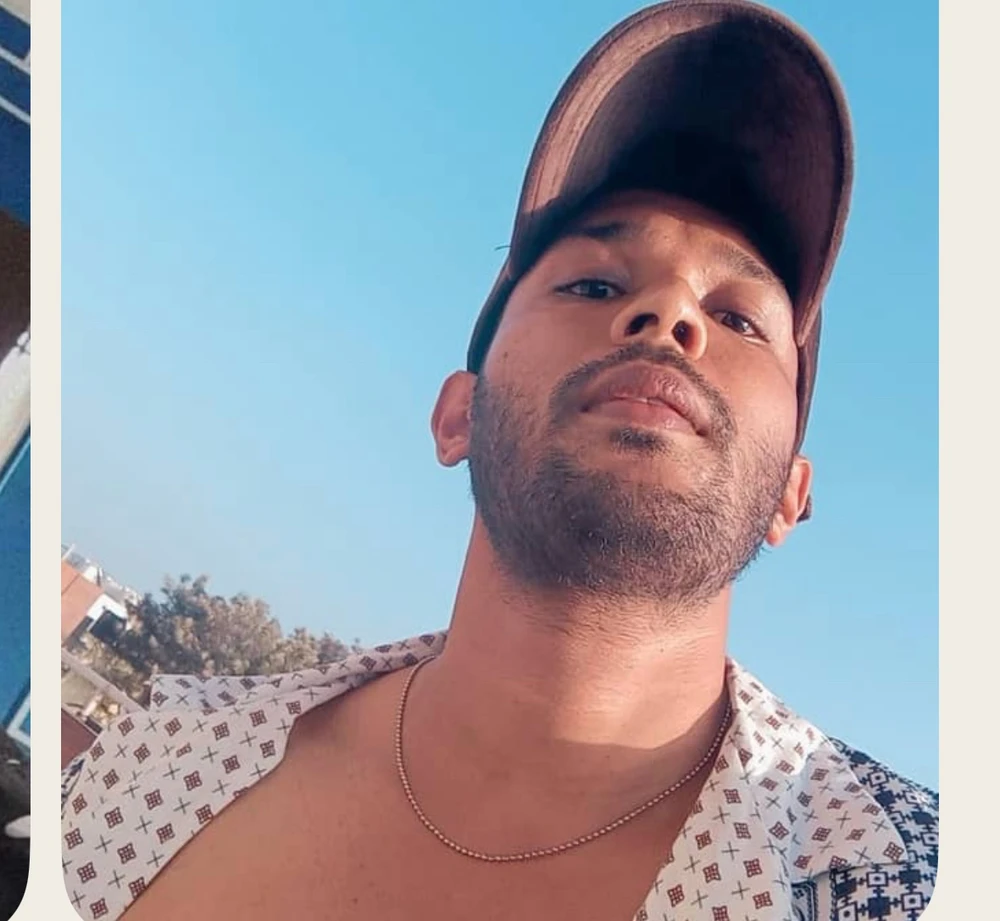 GIF uploaded by Firu