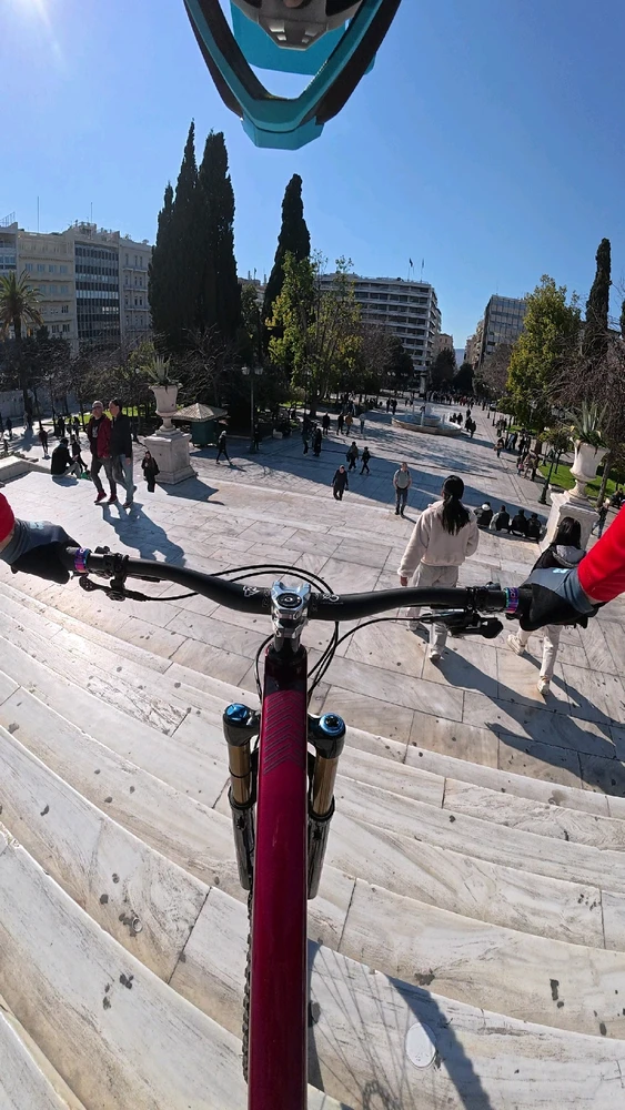 GIF ανέβηκε από Τριαντάφυλλος