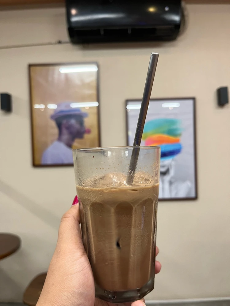 GIF gi-upload ni Esther