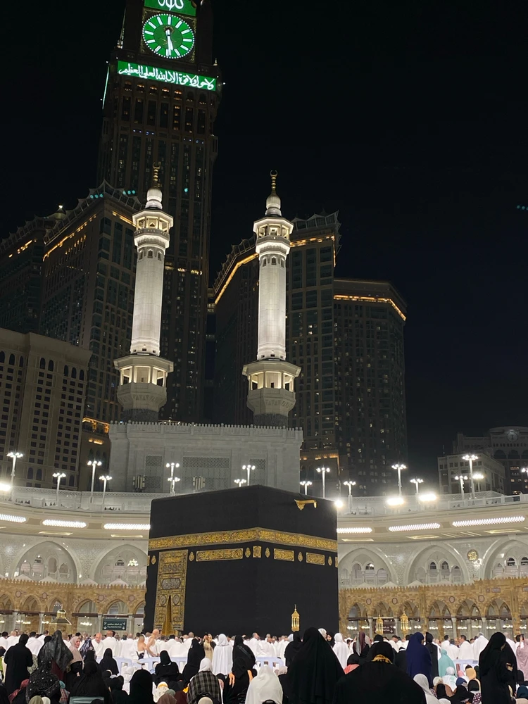 GIF diunggah oleh Laras