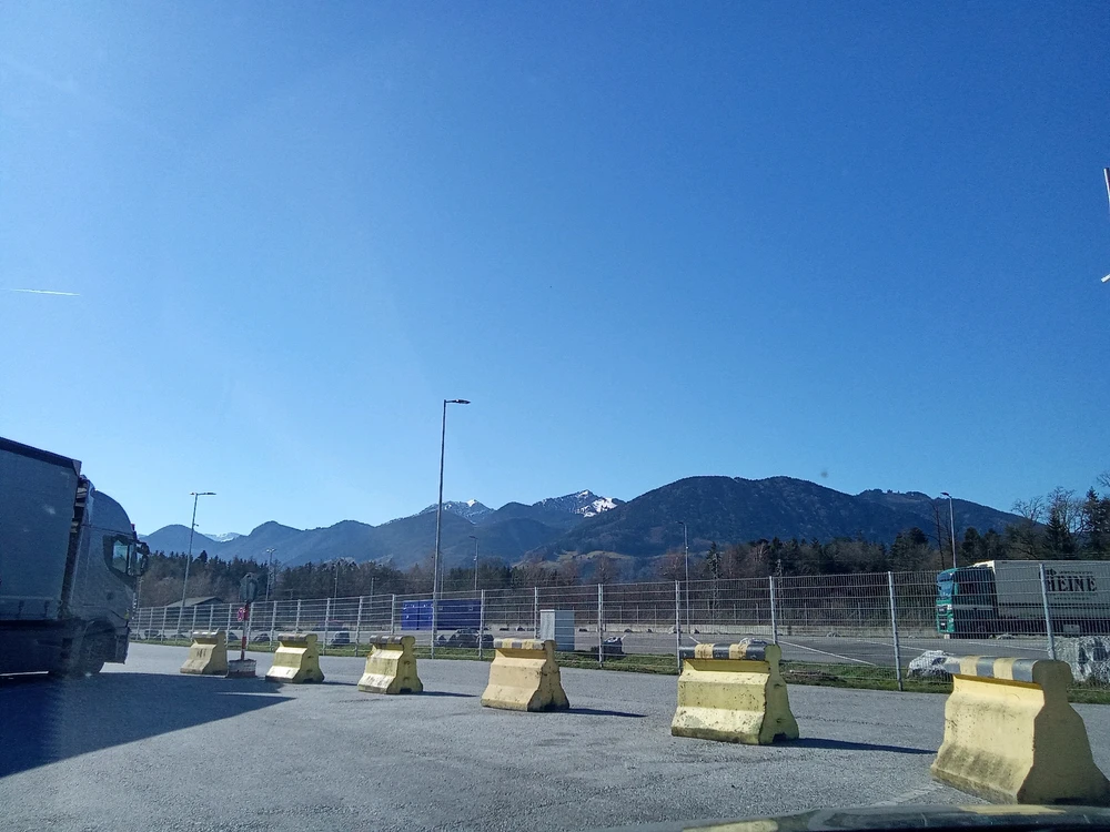 GIF nahrál Mysterious Man