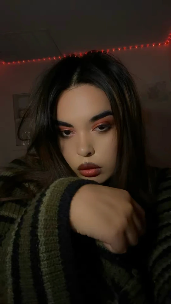 GIF diunggah dening Annalise