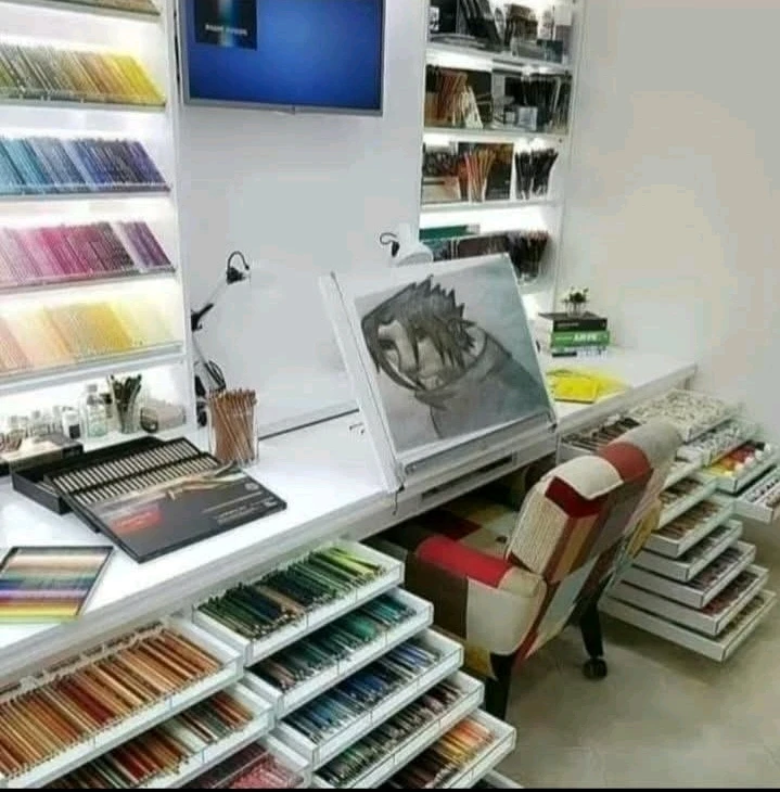 GIF uploaded by Rosalyn