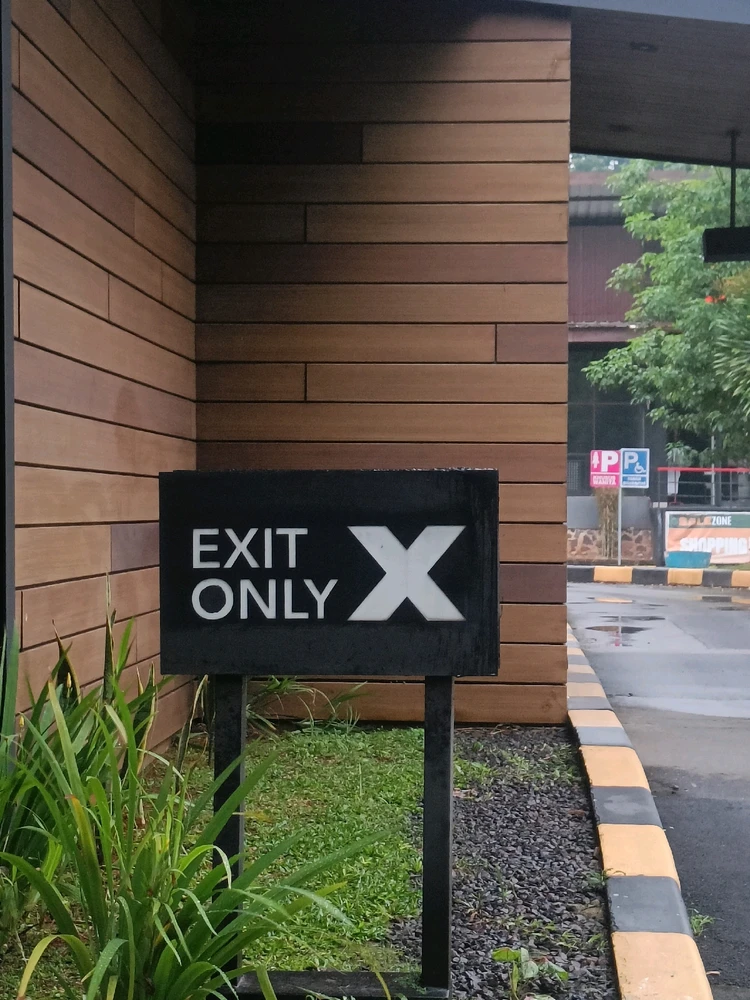 GIF diunggah oleh San