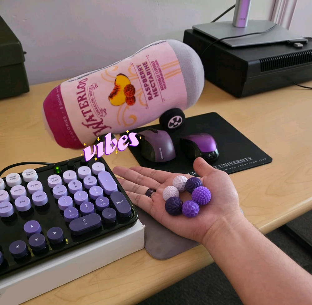 GIF uploaded by 𝘾𝙡𝙤𝙪𝙙