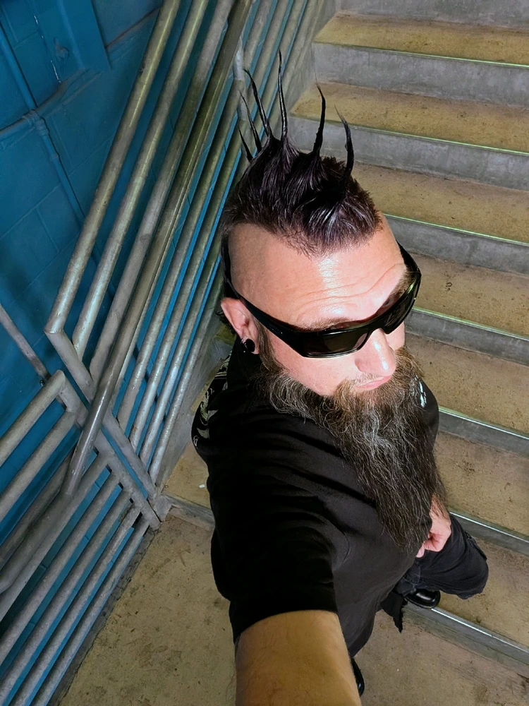 GIF uploaded by Raven