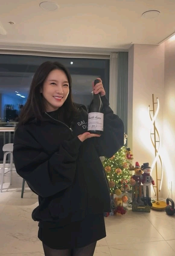 GIF uploaded by Ha Ji Yeon