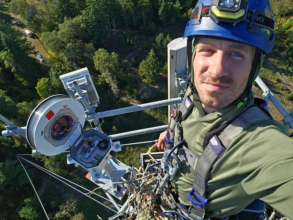 GIF uploaded by Tomasio